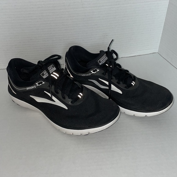 Brooks Shoes - Brooks Pure Flow 7 Women’s Size 8 Black/White Worn a few times
